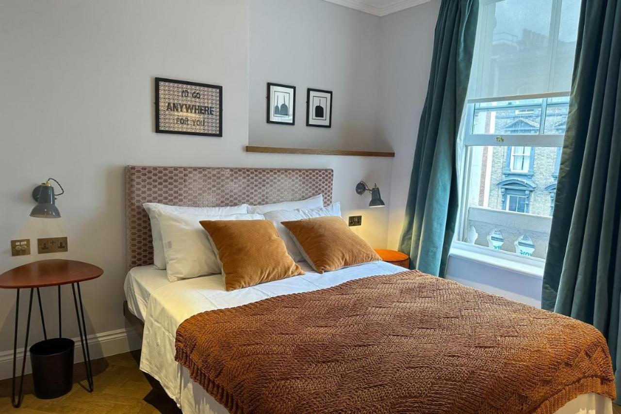 Deluxe Tower Bridge Apartments London Room photo